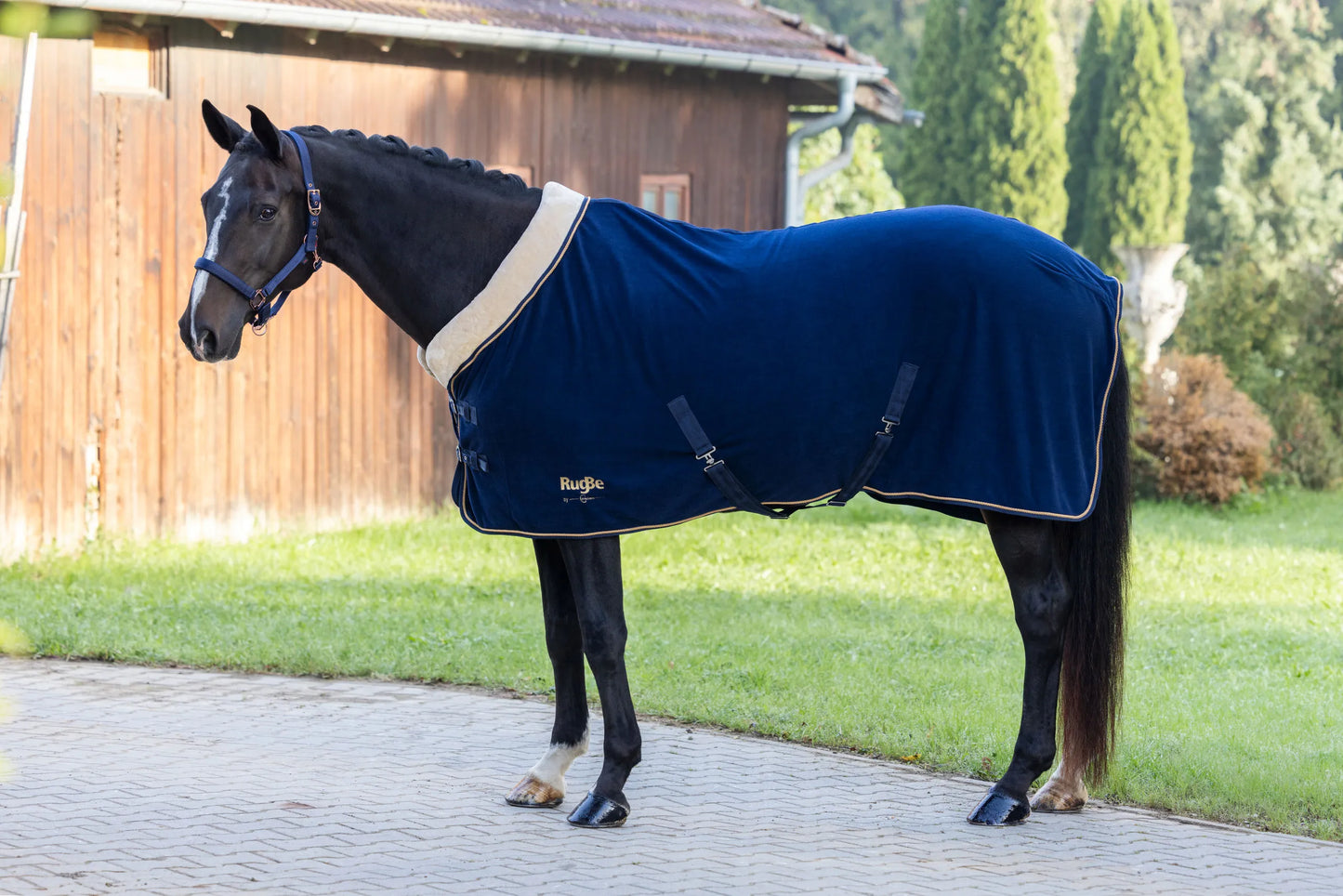 RugBe Royal Fleece Blanket - Horse Cooler Rug