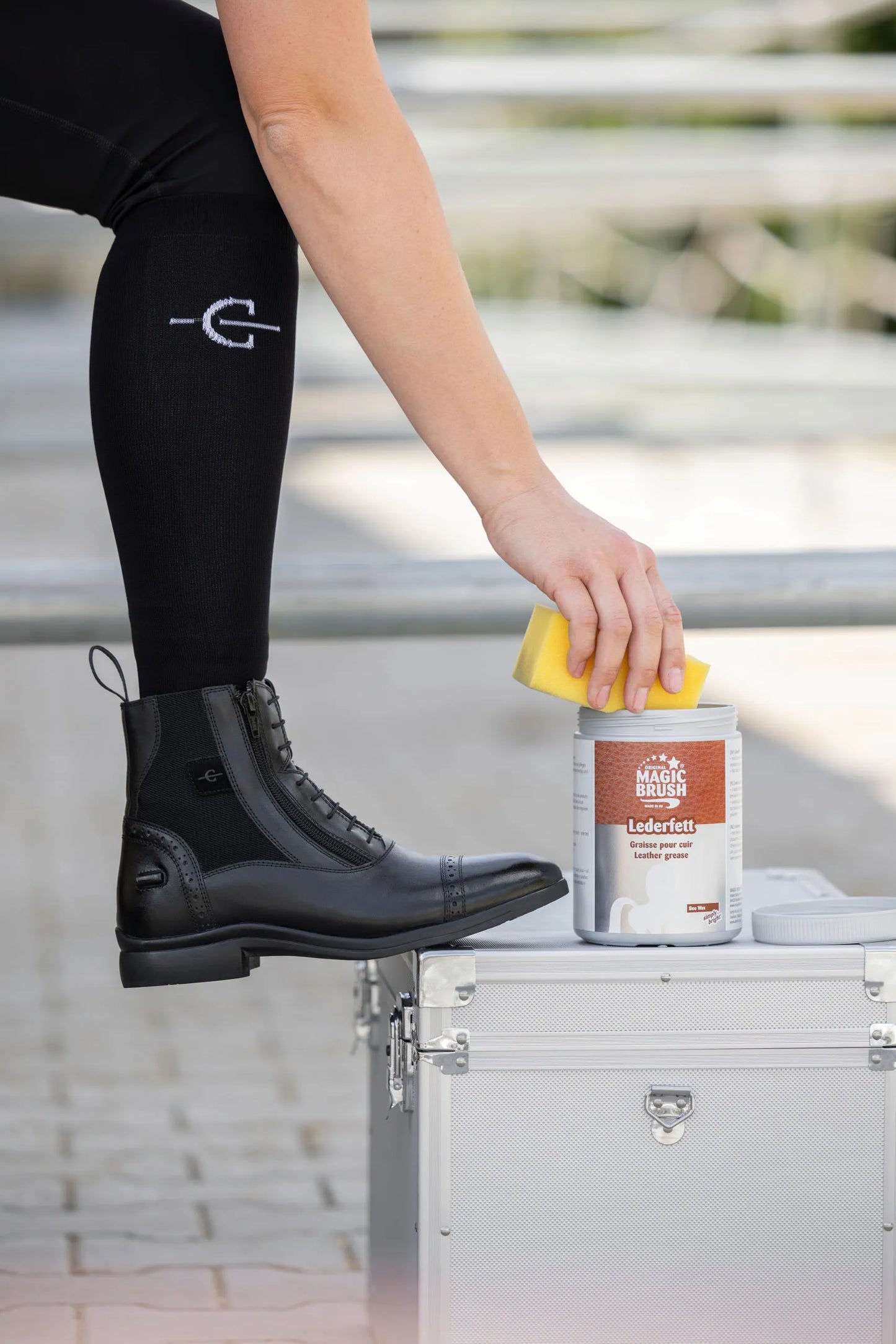 MagicBrush Dubbin Leather Grease - Tack & Boot Conditioner 450ml