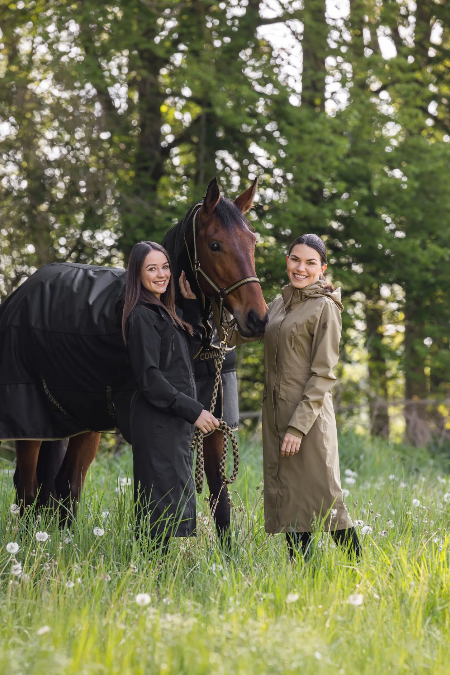 Covalliero Turnout Rug - Waterproof Horse Rain Rug